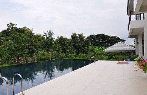 Saphan Sung House | Private Room in Ramkamhaeng 118, includes airport transport & personal training