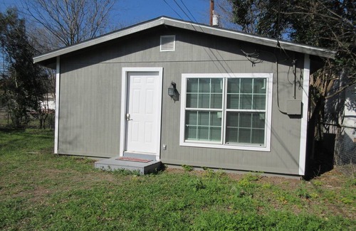 North San Antonio - SAT Resort | Private room ∙ 3 guests