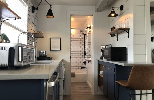 Green Lake Apartment | Private, Stand-Alone Apartment, 2 blocks from Greenlake