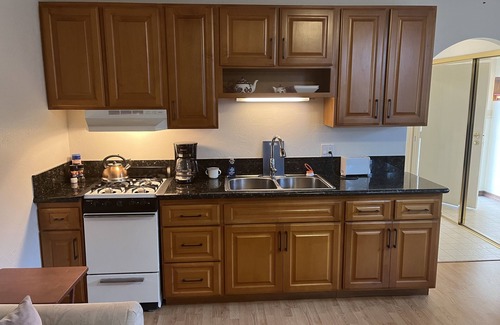 Loma Alta House | Private studio less than a mile from the beach, with Full Kitchen and Bathroom