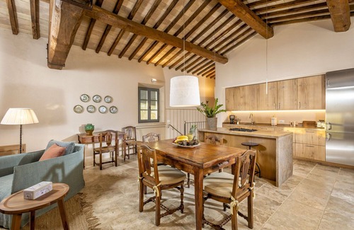 San Giovanni d'Asso Villa | Private Villa with WIFI, private pool, A/C, TV, patio, panoramic view, parking, close to Montalcino