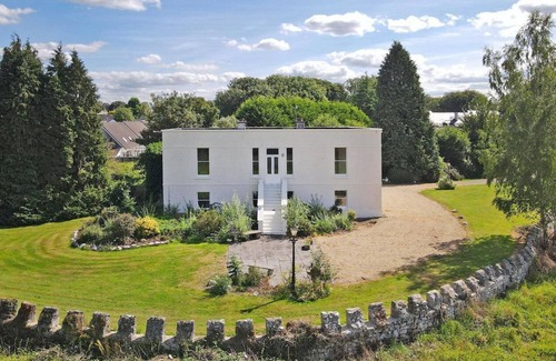 Chapel Hill House | Private views of river Shannon, newly furnished, walking distance into village