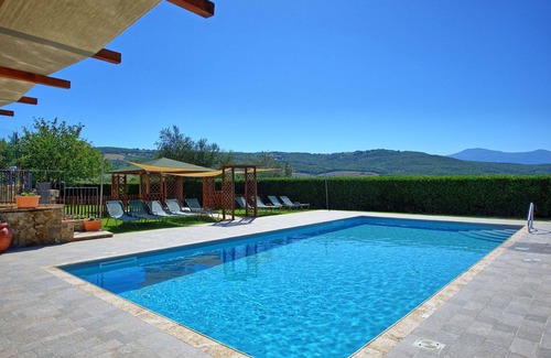 Montalcino Villa | Private Villa with A/C, private pool, WIFI, TV, patio, panoramic view, parking, close to Montalcino