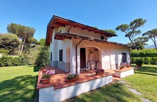 Ronchi Villa | Private villa at 650m from the Sea