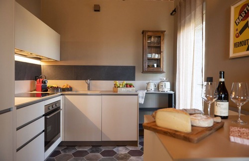 Monteu Roero Villa | Private Villa with hot tub, private pool, sauna, WIFI, A/C, TV, patio, panoramic view, close to Alba
