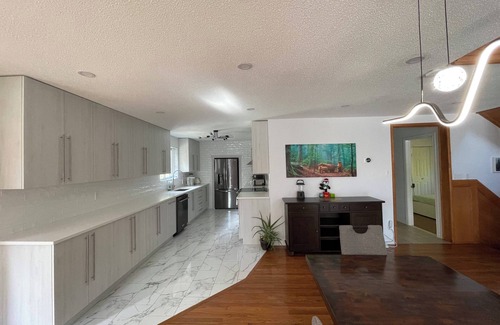 Lac-McGregor House | Private Waterfront Cottage- A Family-Friendly Escape with fun and relaxation