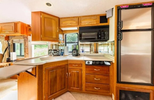 Auburn House | Private Waterfront Paradise