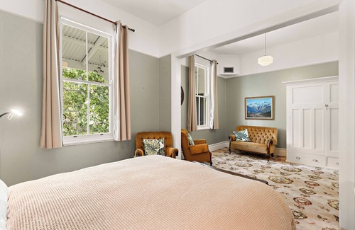 Solway Cabin | Private Wing at Te Rangi Lodge with own entrance 5 minutes of SH2. Pet friendly.