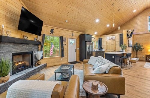 Cleveland Cabin | Prized Gem - Stunning Barndominium-Style Cabin Nestled in the Woods.