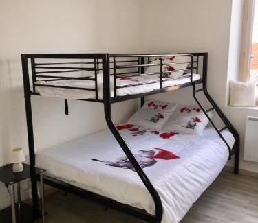 Corbelin Apartment | Proche de Walibi,Appartement 4 personnes tout confort au calme