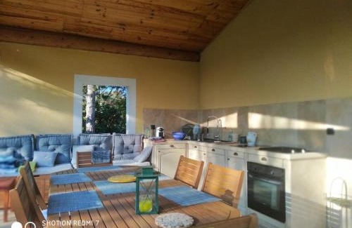 Saint-Siffret House | Proche Uzès petit gîte avec grande cuisine d'été et piscine