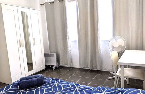 Oak Park House | *Promo!* 2-Min to Train Station!