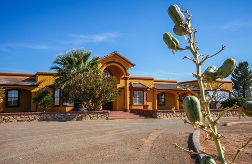 Homestead Meadows North House | PROMO FOR WEEK STAY OF 5%/MONTH STAY OF 21% Acre Estate with Pool and Jacuzzi.