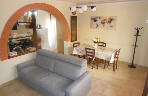 Isola Sacra Apartment | Promotion GATE WHOLE APARTMENT 5 MINUTES FROM SEA AIRPORT AND ROME FAIR