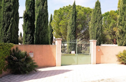 Vauvert Villa | Provencal villa in the heart of the vineyards with swimming pool