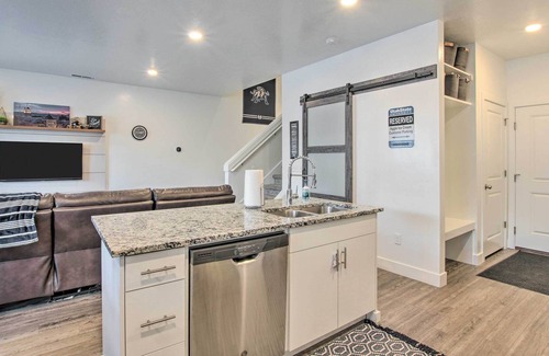 Providence House | Providence Townhome w/ Amenities ~ 4 Mi to USU!