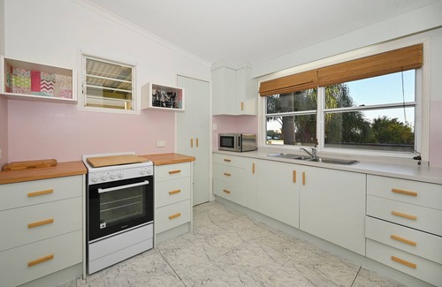 Caloundra Apartment | Proximity to Kings and Bulcock beaches provides an all-encompassing experience.