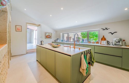 Solerieux Apartment | 'Prune' Room with Shared Pool, Wi-Fi and Air Conditioning
