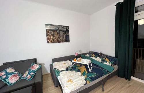 Sielce Apartment | Przestronna kawalerka Mokotów dla 3 osób