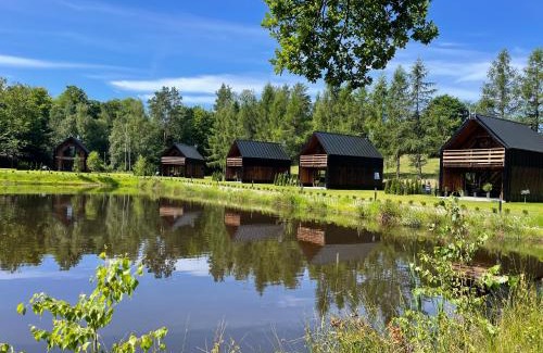 Suleczyno House | Przystanek Kistówko komfortowe domki z jacuzzi, staw wędkarski, kominek, las, przestrzeń
