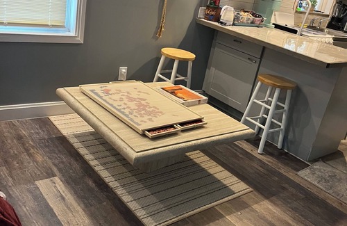 Tawas City Cottage | Public beach, coffee bar, popcorn bar, painting, pet’s OK with fee, games, bikes