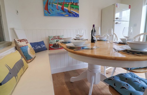 Westleton Cottage | PUDDING COTTAGE, WESTLETON, pet friendly, with open fire in Westleton
