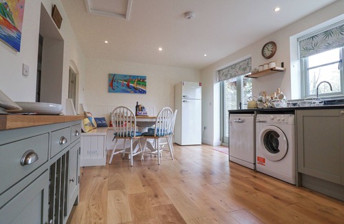Westleton Cottage | PUDDING COTTAGE, WESTLETON, pet friendly, with open fire in Westleton