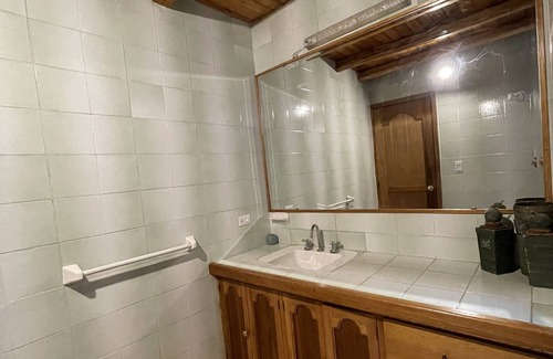 Checa Cabin | Puedes Alquilar la Propiedad Privada Para Eventos de Todo Tipo😎