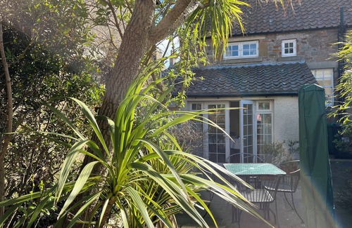 Crail Cottage | Puffin Cottage, Crail nBeautiful 2 bed coastal cottage retreat w/private garden