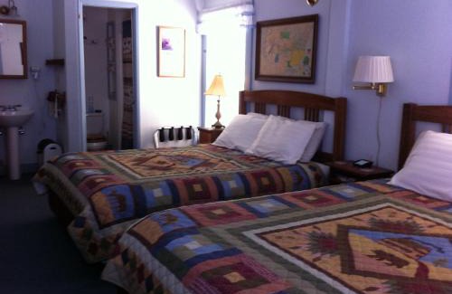 Portola Bed & Breakfast | Pullman House Inn