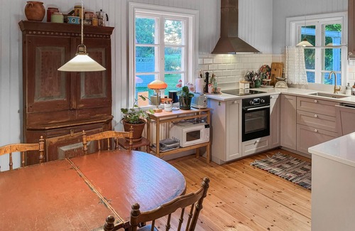 Vaddo House | Pure idyll awaits you in this cosy holiday home directly on the Vaddö Canal.