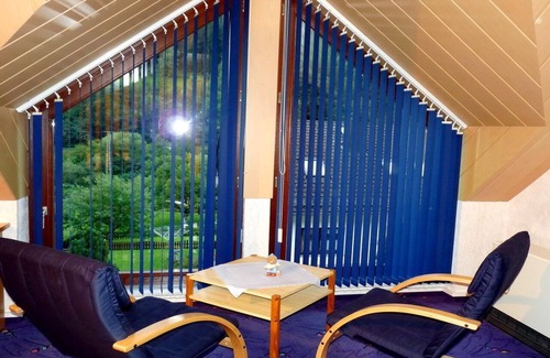 Elsoff House | Pure relaxation with steam shower and whirlpool in a comfort cottage