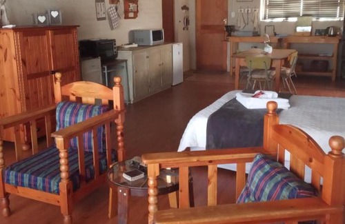 Volmoed Apartment | PurePlaas Self catering Volmoed Oudtshoorn Klein Karoo