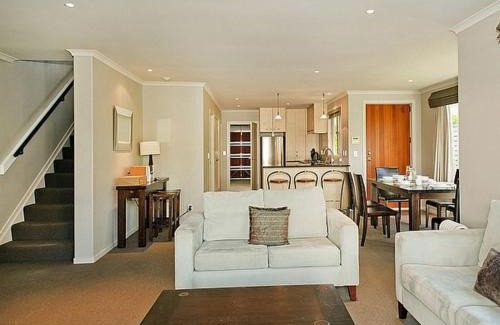 Pauanui House | Putt it at Pauanui - Pauanui Holiday Home