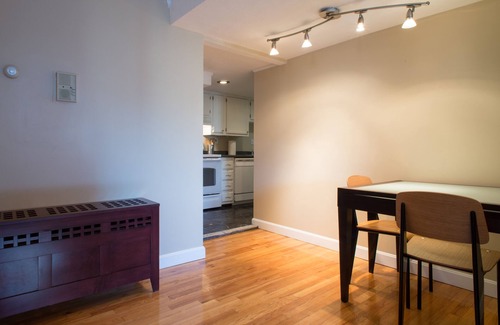 Commonwealth Apartment | Pvt entrance, CDCcleaning, Whole Foods delivery