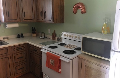 Pymatuning Central House | Pymatuning Lake weekly rental. We are 0.4 mi. from the lake, marina, launch, ect