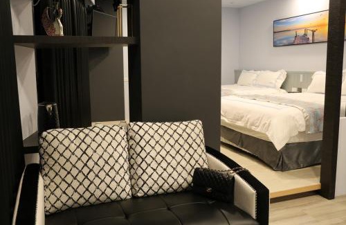 Zhuangwei Bed & Breakfast | Qian Qian Riverside B&B