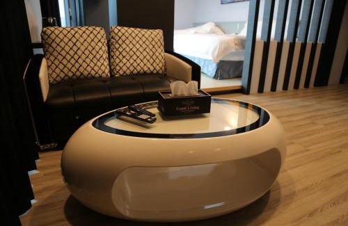 Zhuangwei Bed & Breakfast | Qian Qian Riverside B&B