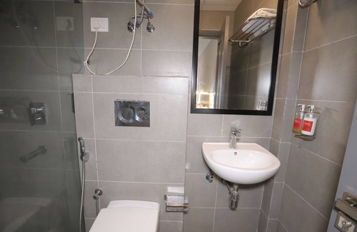 Anand Vihar Hotel | Qotel Hotel La Serene Gagan Vihar