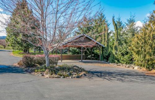 Hood River House | Quail On Sunset home