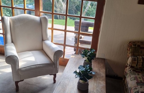 Beacon Bay House | Quaint 2-bedroom house in East London for a relaxing getaway @ quite Cul-de-sac