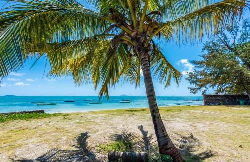 Grand Gaube House | Quaint 4-Bedroom Cottage in a fishing village