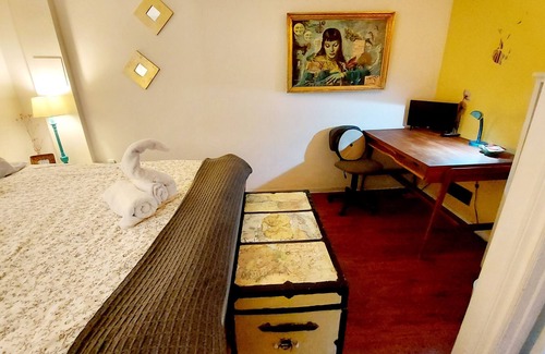 Sappertown House | Quaint and Cozy Suite - Near Skytrain in Historic Neighborhood, Perfect for 2!
