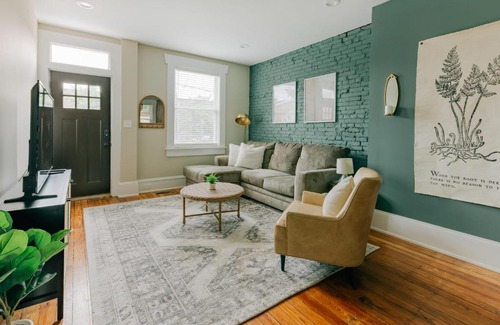 Lancaster House | Quaint Boho Home in Lancaster City