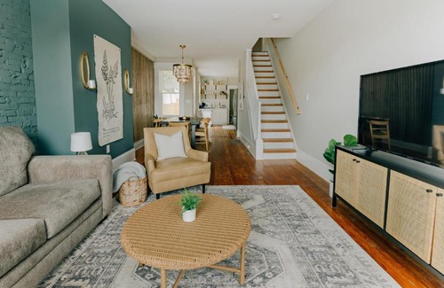 Lancaster House | Quaint Boho Home in Lancaster City