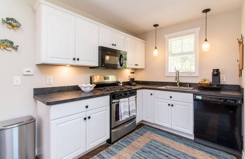 Brighton House | Quaint Cottage on Little Ore Lake