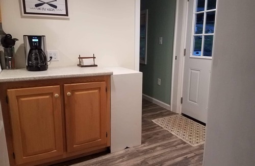 Hudson Cottage | Quaint cottage on the water