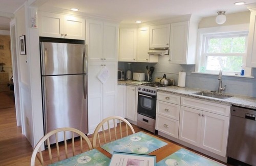 Dennis Port House | Quaint Cottage Walk to Beach AC Dog Friendly WiFi Large Patio