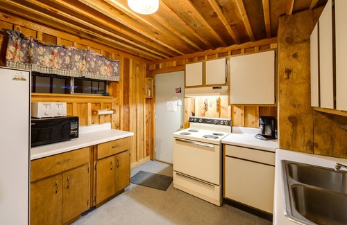 De Borgia Cabin | Quaint DeBorgia Retreat: Black Diamond Guest Ranch