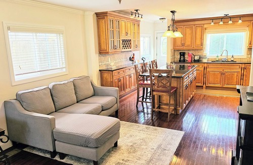 Greenwich House | Quaint duplex with private yard. Walk to beach, dining, & shopping!